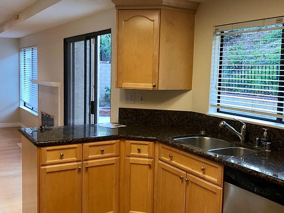 5th image of 1233 Heatherview Dr