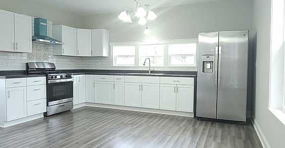 3rd image of 786 E Galena Blvd