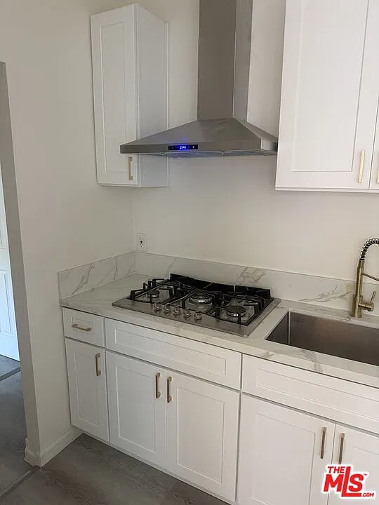 2 bed, 1.0 bath, 800 sqft, $2,000 — Photo 1