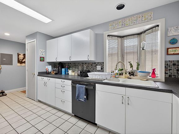 5th image of 1050 NE Butler Market Rd APT 36