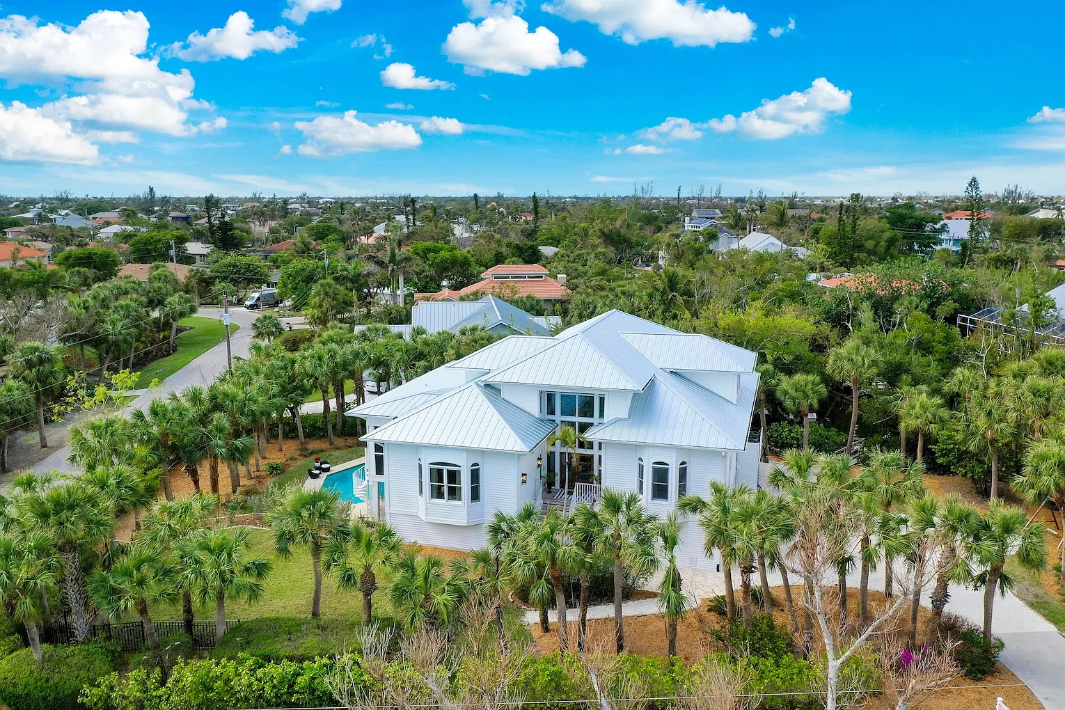 6 bed, 4622 sqft, $15,000 — Photo 1