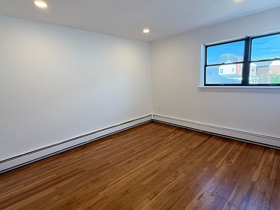 5th image of 3225 Lucerne St #2