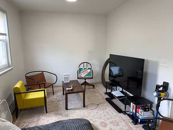 2nd image of 46 Bay St #1
