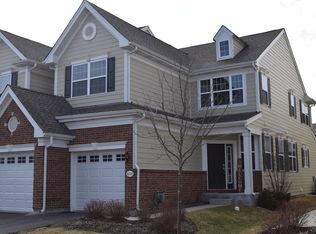 1222 Falcon Ridge Dr, Elgin, IL 60124