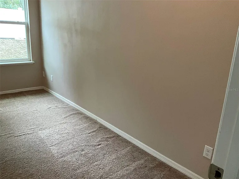 101 Hurst Ct — Photo 11