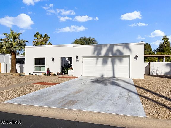 3rd image of 128 E Tam O Shanter Drive