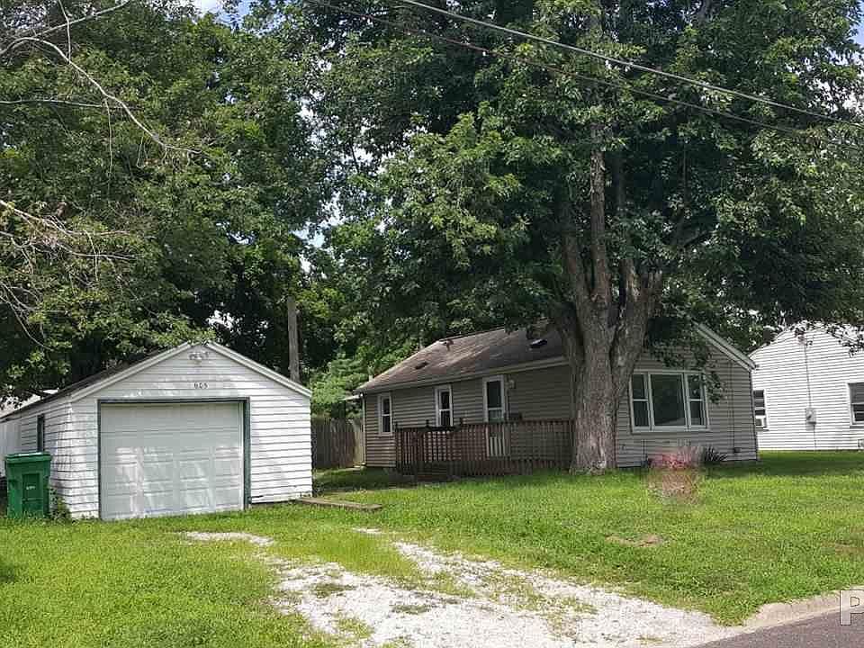 2nd image of 605 Eldridge St