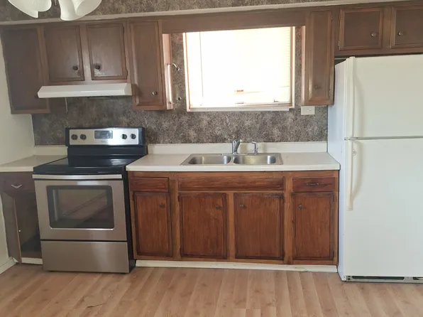 604 W 2nd St #1, Pana, IL 62557