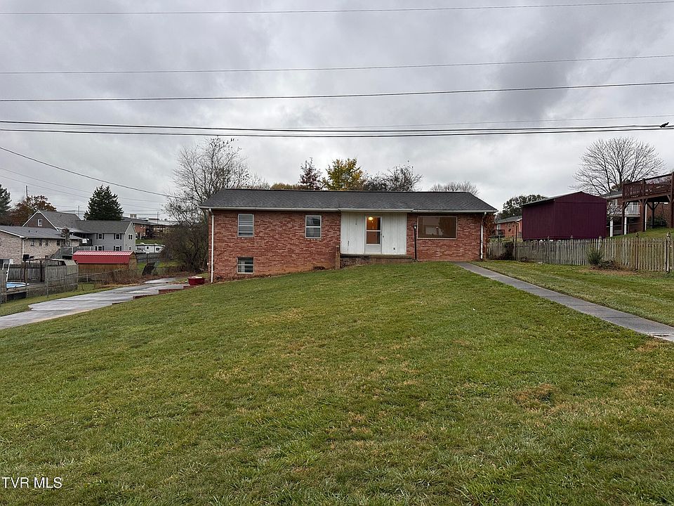 1st image of 110 Boone Dr