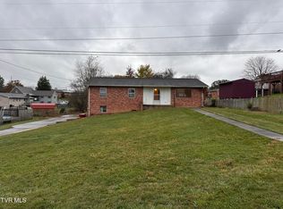 110 Boone Dr, Johnson City, TN 37615