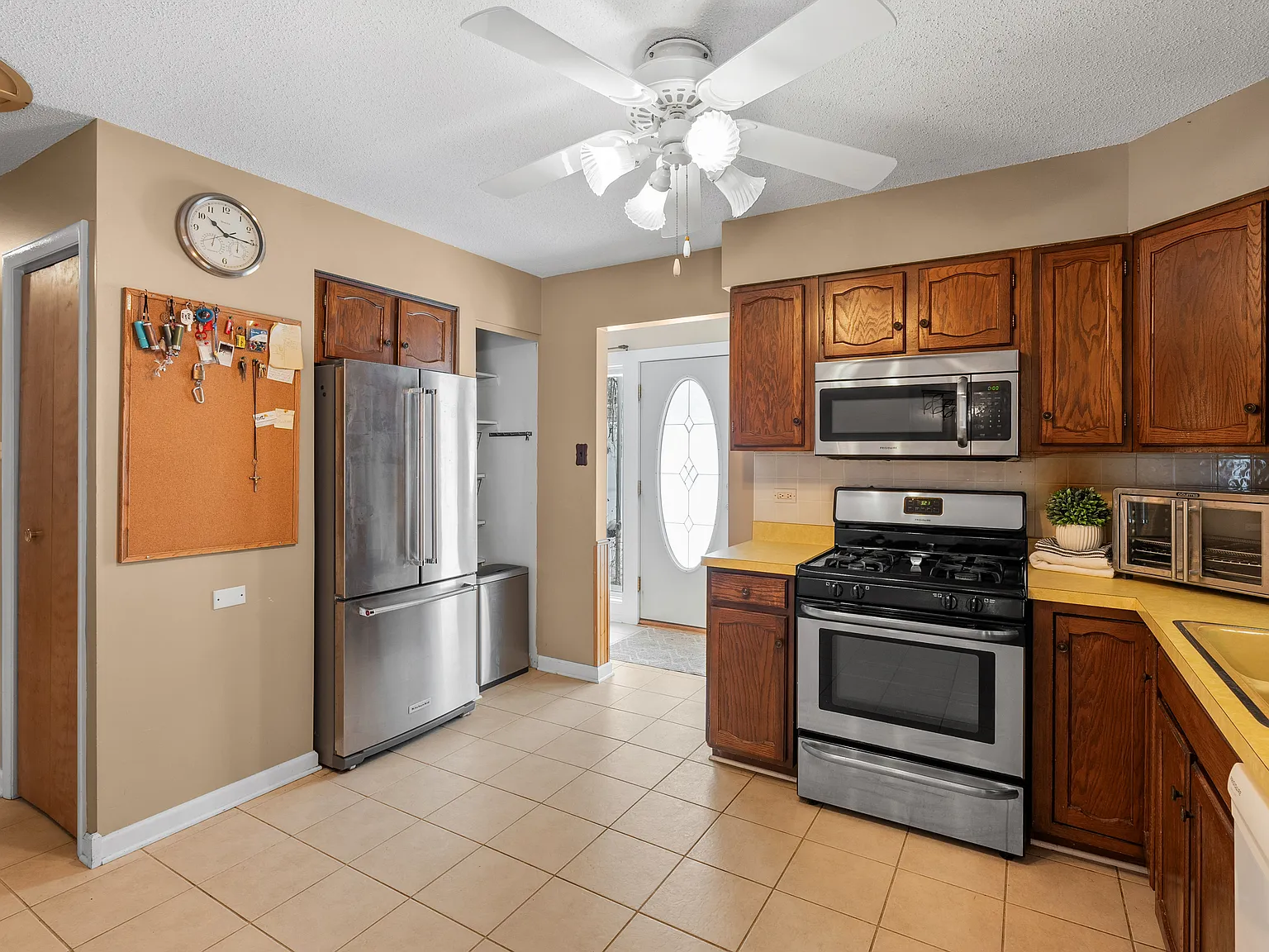 3 bed, 1248 sqft, $2,200 — Photo 4