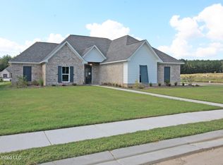 319 Tremont Dr, Florence, MS 39073