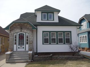 2419 N 61st St, Wauwatosa, WI 53213