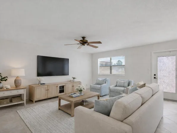 228 Brittany E, Delray Beach, FL 33446