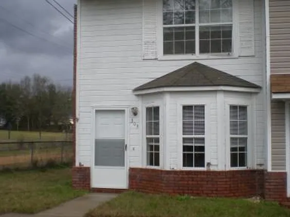 303 Regency Dr, Enterprise, AL 36330