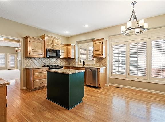 4th image of 7305 W 144th Pl