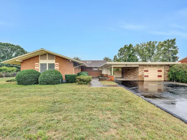 448 Cameron Dr, Vinton, VA 24179