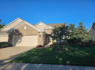 24510 Sand Lake Ln, Brownstown, MI 48134