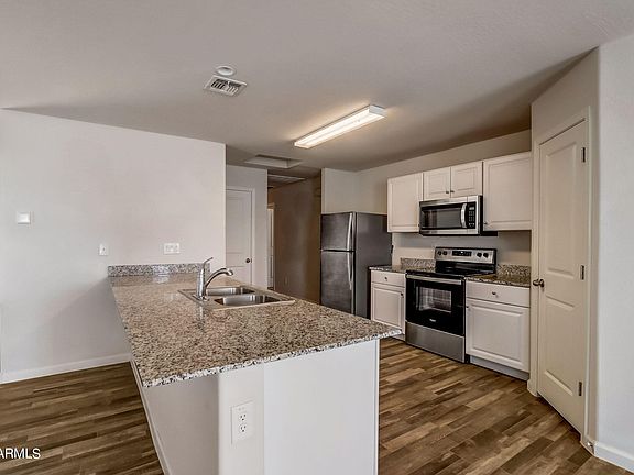 3rd image of 1041 W PALO VERDE Avenue