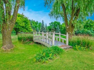 2515 W Fairy Chasm Rd, River Hills, WI 53217