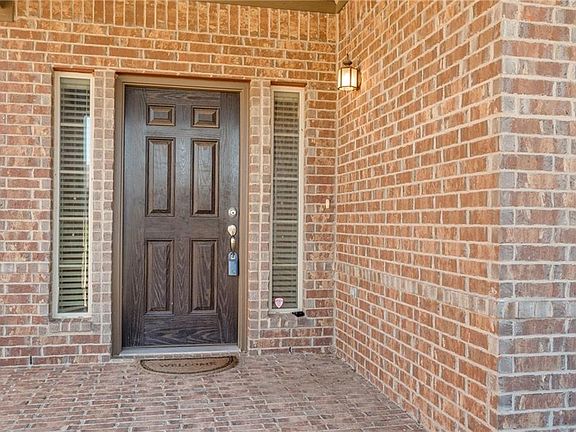 4th image of 6908 Millwood St