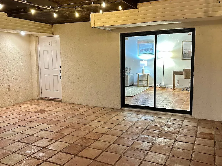 1608 Shaker Cir — Photo 18