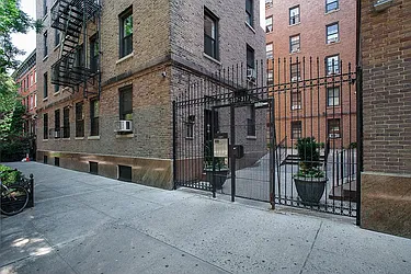 Rented by Emor Management Inc.