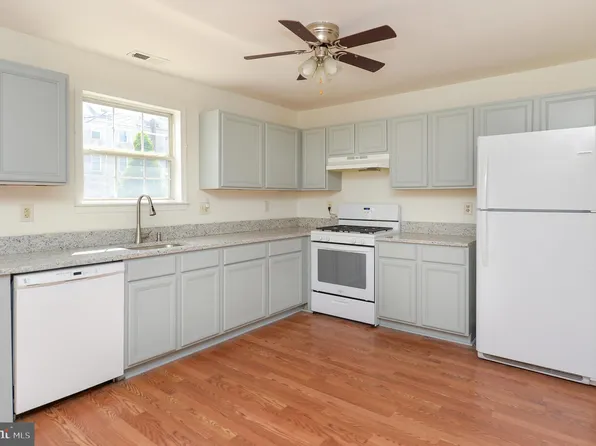 131 N King St, Gloucester City, NJ 08030