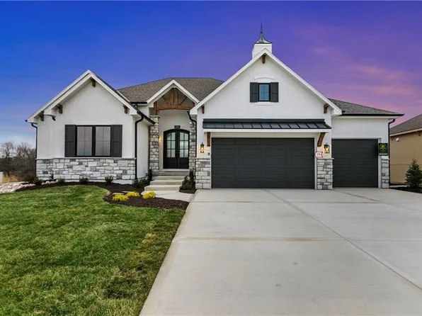 2809 SW Hearthstone Pl, Lees Summit, MO 64082