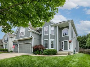 10246 Theden Cir, Lenexa, KS 66220