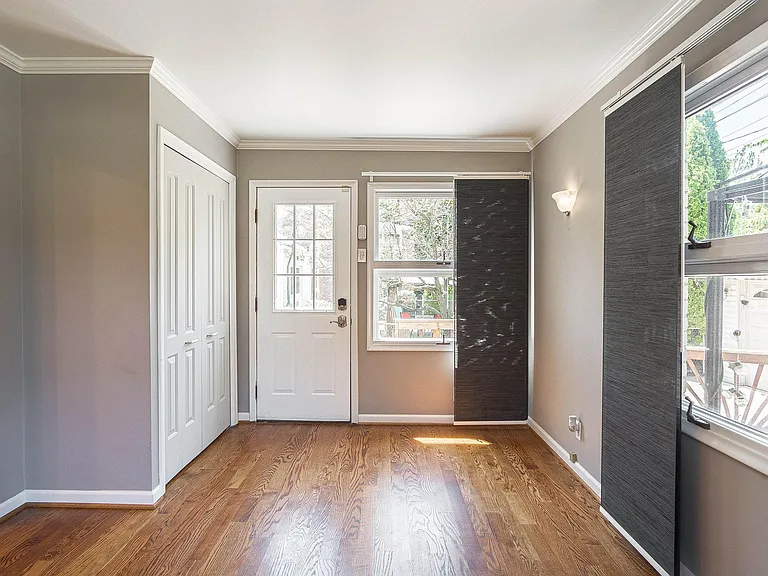 Sherwood Ct — Photo 10