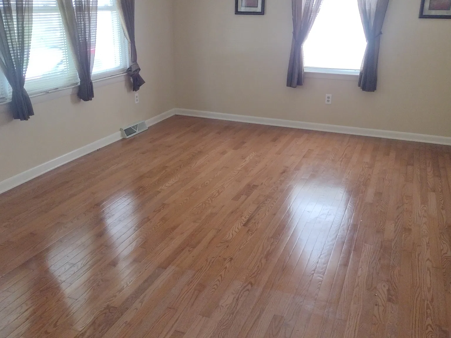 3 bed, 1.5 bath, 1188 sqft, $1,550 — Photo 3