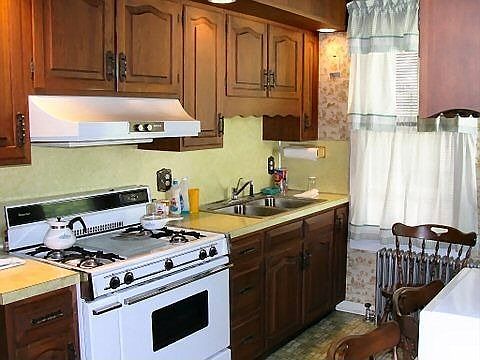 4th image of 72 N Berne St
