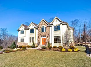2 Morton Rd, Livingston, NJ 07039