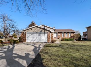 7847 Frederick Ave, Munster, IN 46321