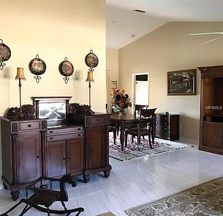 5th image of 77 Tropicana Dr