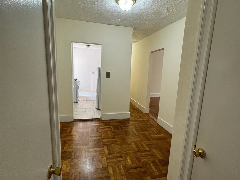 4254 Carpenter Ave #2