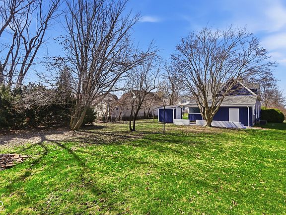 5th image of 631 N Spring St