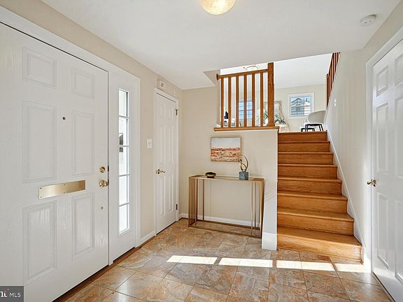 3rd image of 531 N Lombardy St