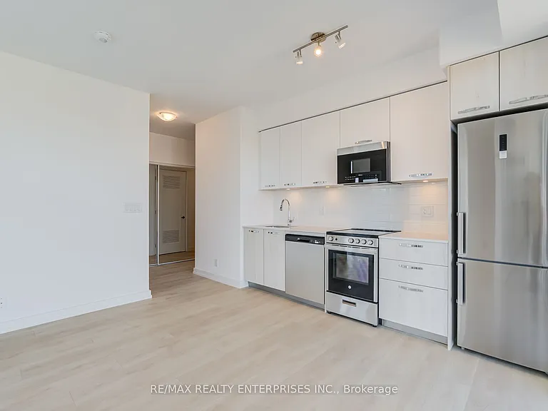75 James St S #2402 — Photo 11