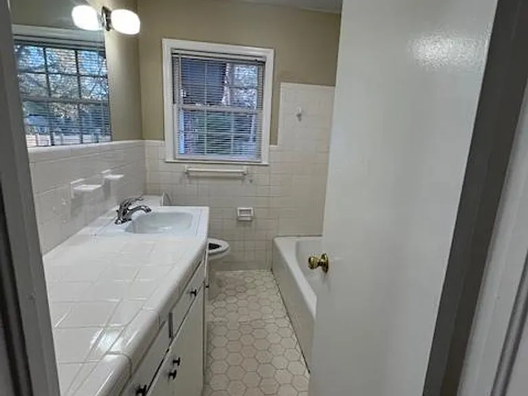 407 Northfield Rd — Photo 10