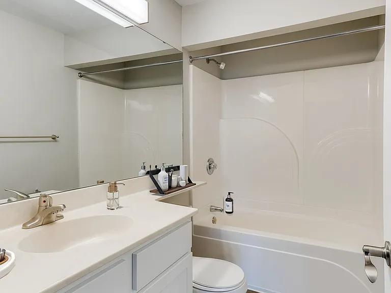 Waconia - 2 Bed / 2 Bath - 1,036 Sq.Ft.