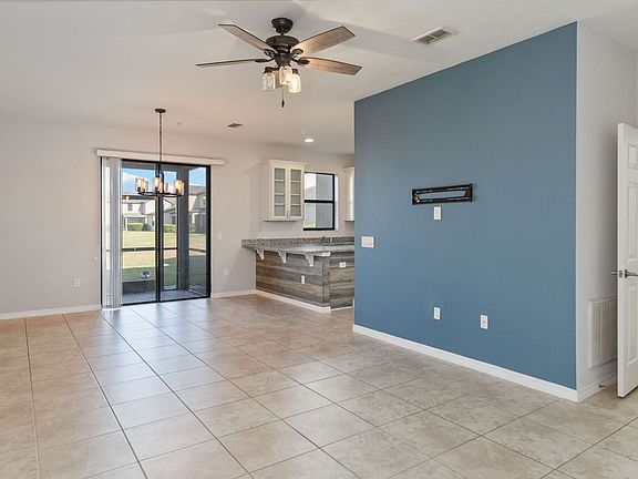 2nd image of 2471 Seven Oaks Dr