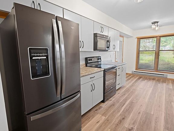5th image of 943 Crestwood DRIVE