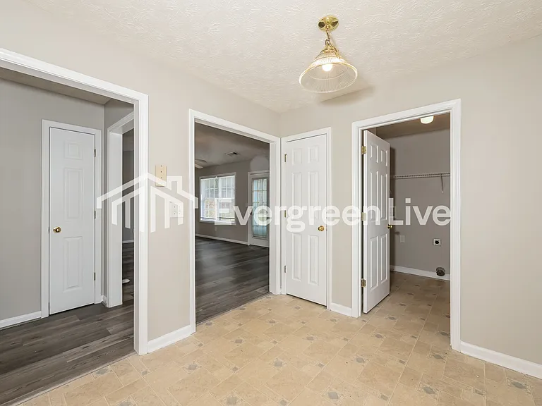 337 Dreamland Ct — Photo 3