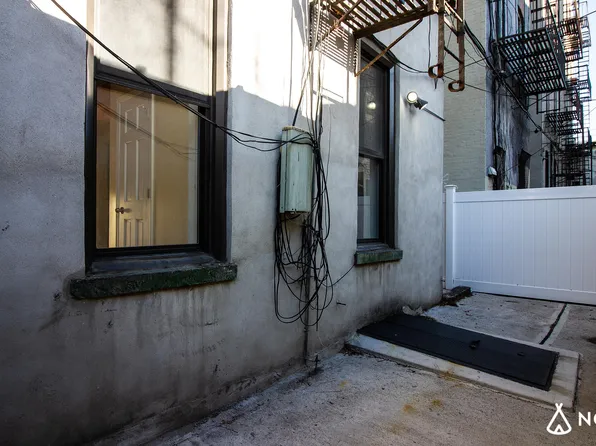 270 Irving Avenue image 17 of 23