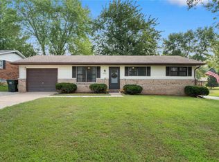 432 Sunset Dr, Waterloo, IL 62298