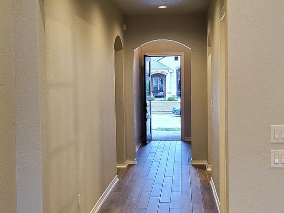 4th image of 4311 Royal Oak Blvd