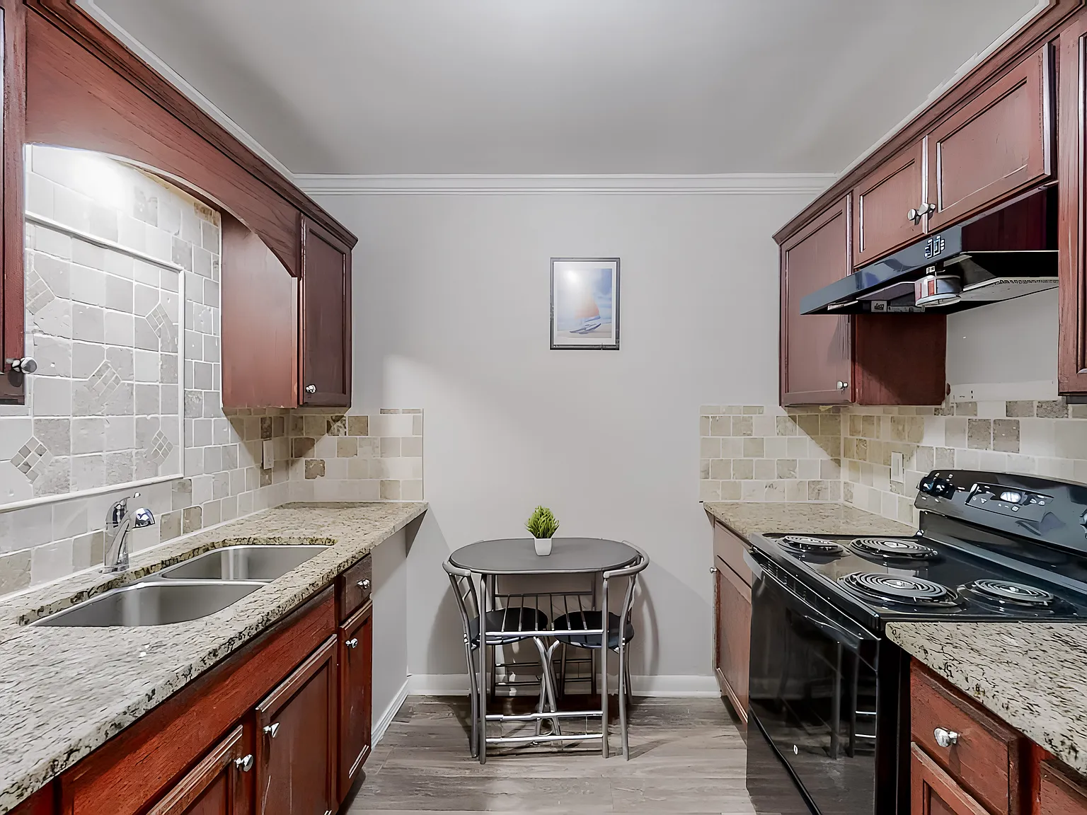 4 bed, 3.5 bath, 1805 sqft, $724 — Photo 4