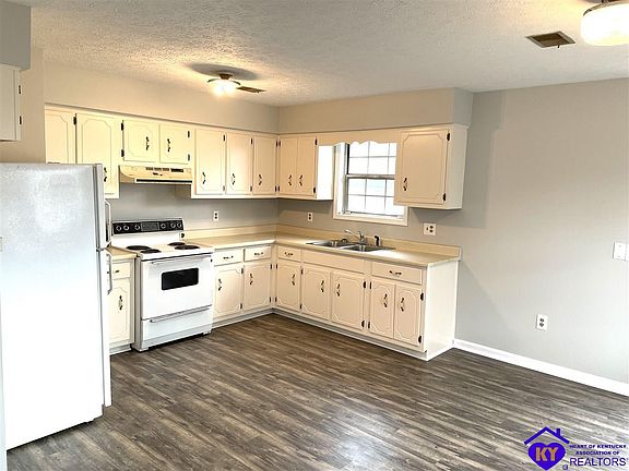 3rd image of 603 S Lincoln Blvd